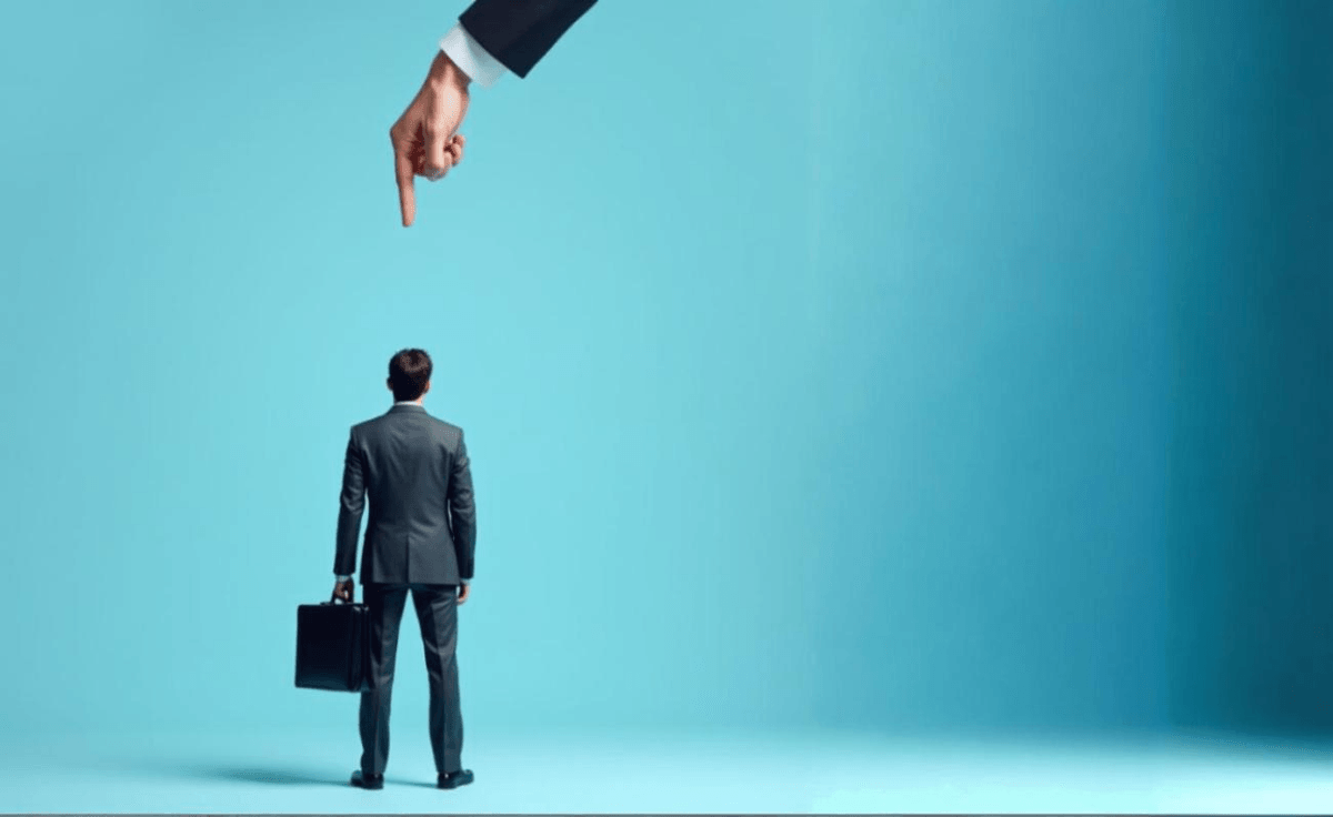 freepik__shift-the-businessman-slightly-to-the-right-side-o__52281